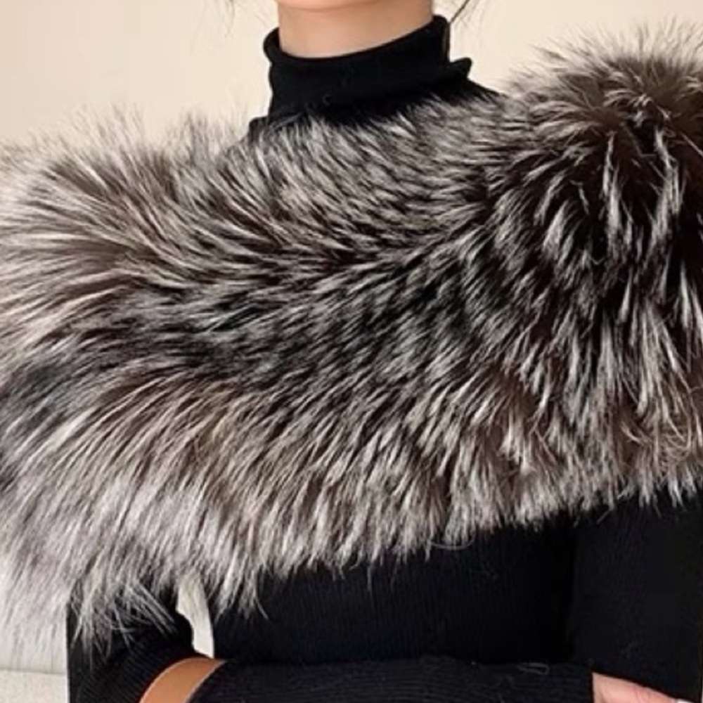 Fox fur shawl - Picture 6 of 7